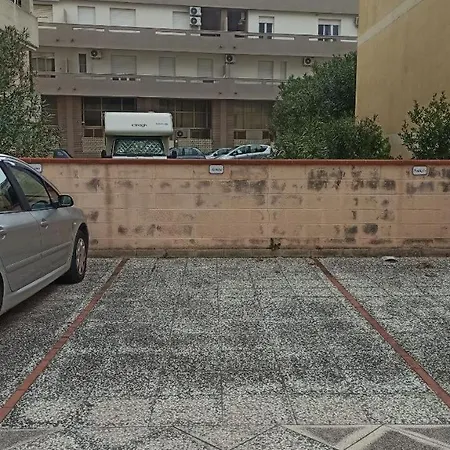 15 Knots 150m Dalla Spiaggia, Parcheggio Gratuito شقة ألغيرو